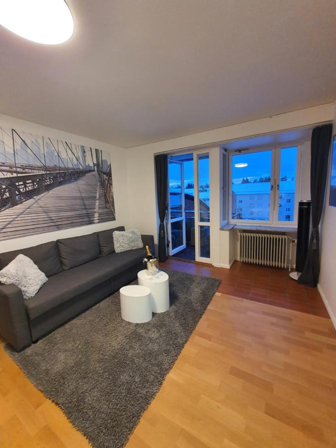 Close To The Subway. Beautiful And Cozy Apartment! Appartamento